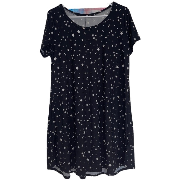 Acting Pro Dresses & Skirts - 3/15$ Acting Pro Star Print T-Shirt Dress